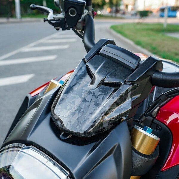 MANHART Forged Carbon Body Panel Umbaukit für Ducati Diavel 1260 (1)
